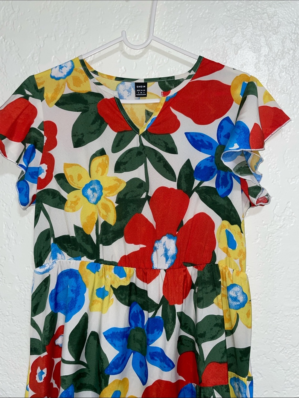 SHEIN Colorful Tropical Print V-Neck Top — Red, Yellow, Blue, Green - Picture 5 of 7